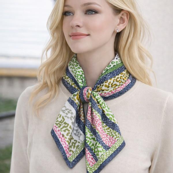 ANIMAL PRINT SQUARE SCARF
