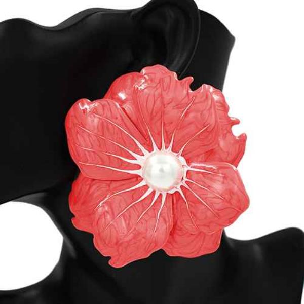 FLOWER PEARL STATEMENT STUD EARRING