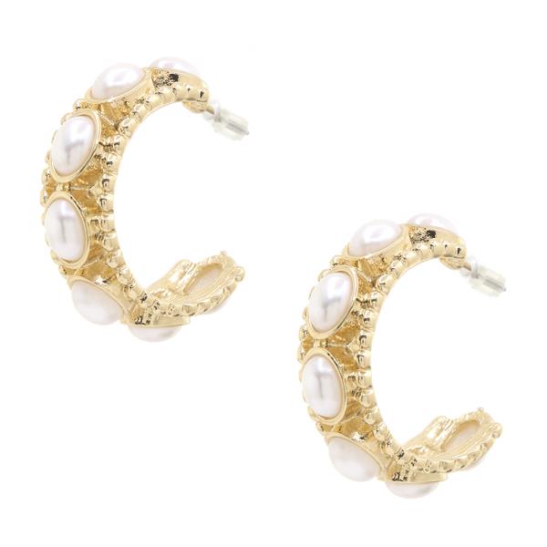 PEARL TEXTURED METAL C HOOP EARRING