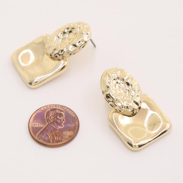 SQUARE OVAL METAL TEXTURED EARRING