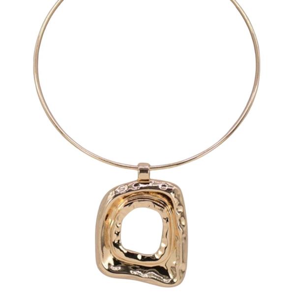 METAL RECTANGLE PENDANT NECKLACE