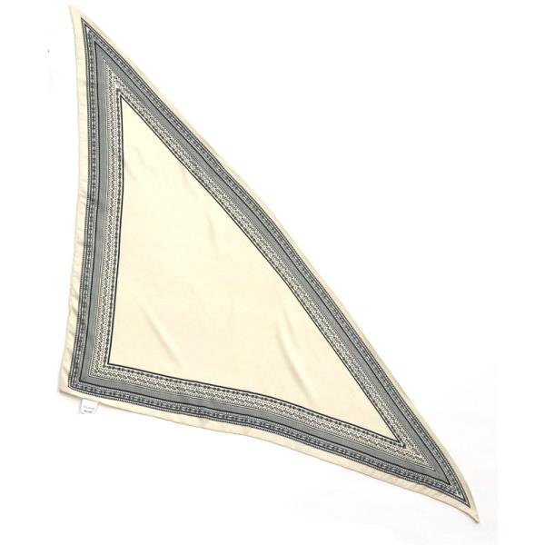 GEOMETRIC TRIANGLE SHAPE SCARF