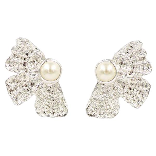 PEARL RIBBON BOW TEXTURE EARRING