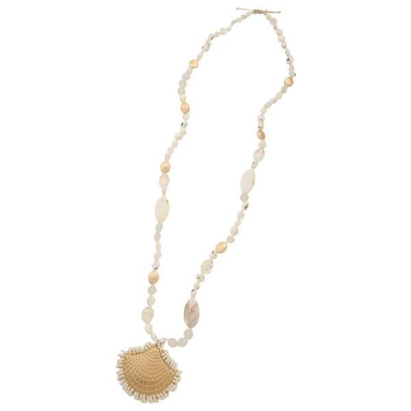CLAMSHELL PENDANT PEARL BEADED NECKLACE