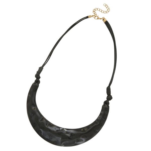 CRESCENT CURVED PENDANT NECKLACE