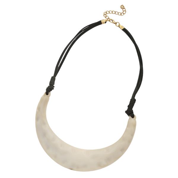 CRESCENT CURVED PENDANT NECKLACE