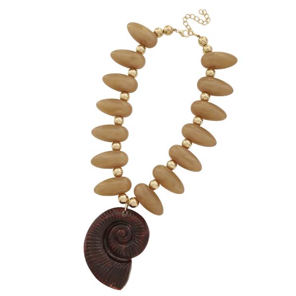 SHELL PENDANT BEAD NECKLACE