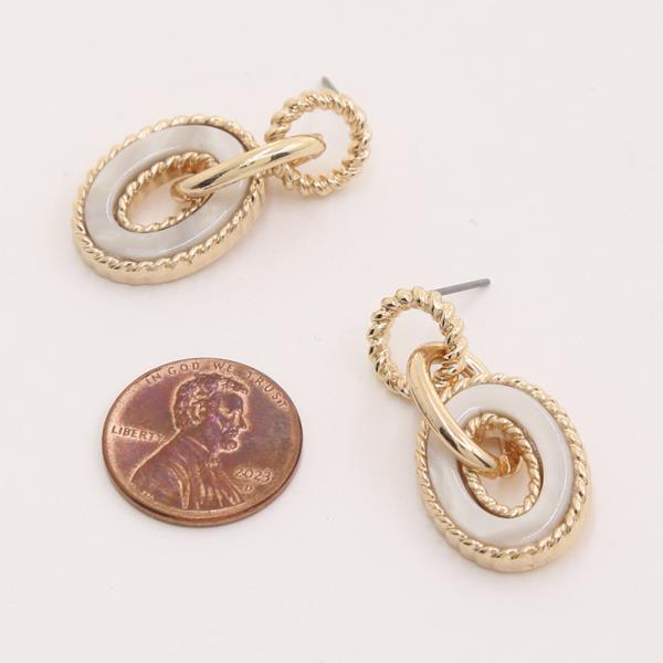 OVAL ACRYLIC EARRING
