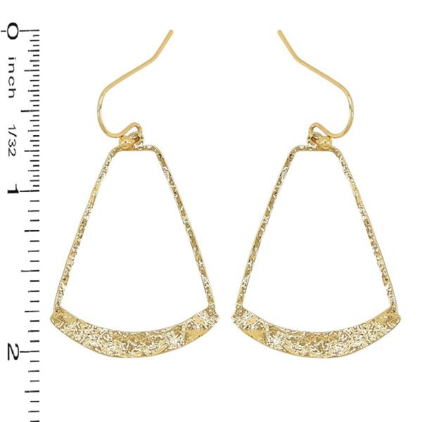 TRIANGLE SHAPE METAL EARRING