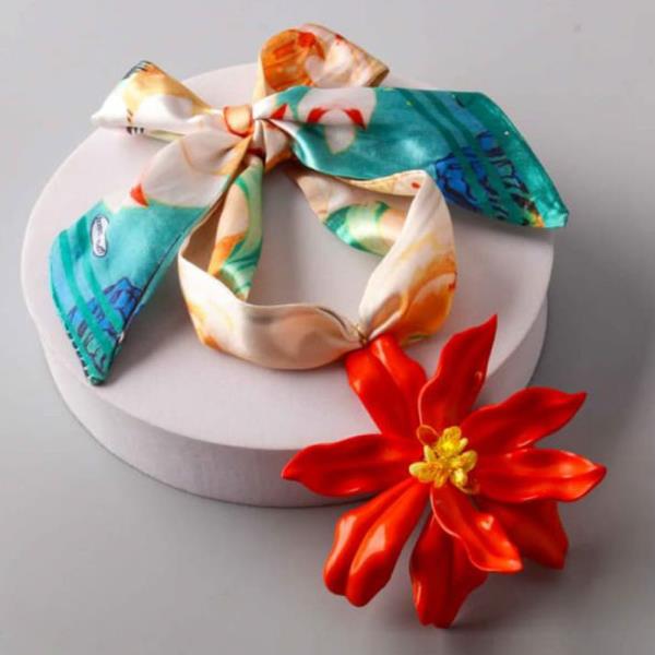 CORAL LILY SILK SCARF NECKLACE