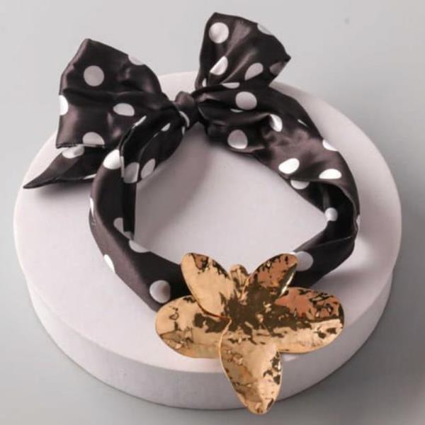 HAMMERED FLOWER DOT SCARF NECKLACE