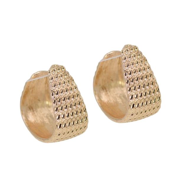 TEXTURED HOOP EARRING