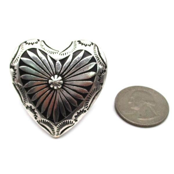 WESTERN HEART ETCHED CUFF RING