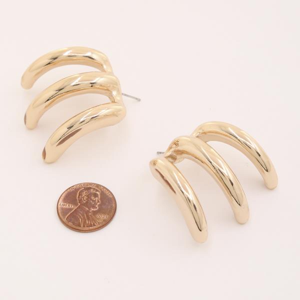 TRIPLE ROW CURVE METAL EARRING