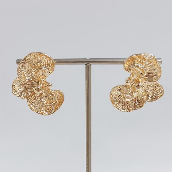 HALF FLOWER POST EARRING