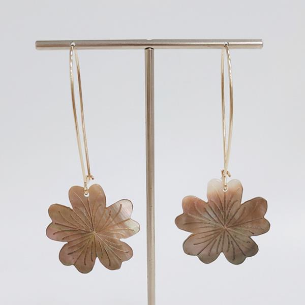 SHELL FLOWER LONG EARRING