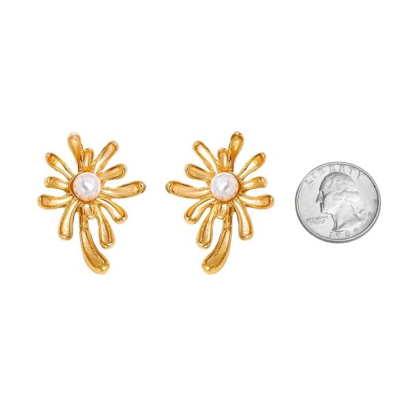 METAL FLOWER PEARL CENTER STATEMENT STUD EARRING