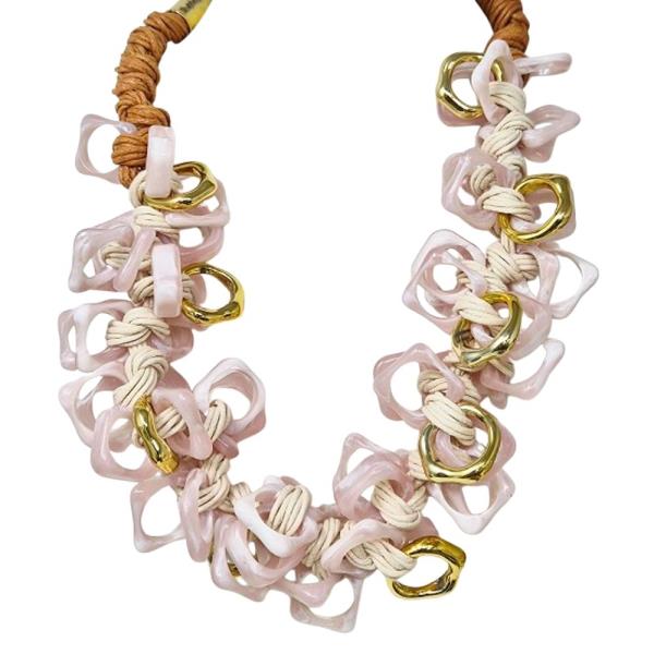 RESIN SHELL LINK RAFFIA LINE STATEMENT NECKLACE
