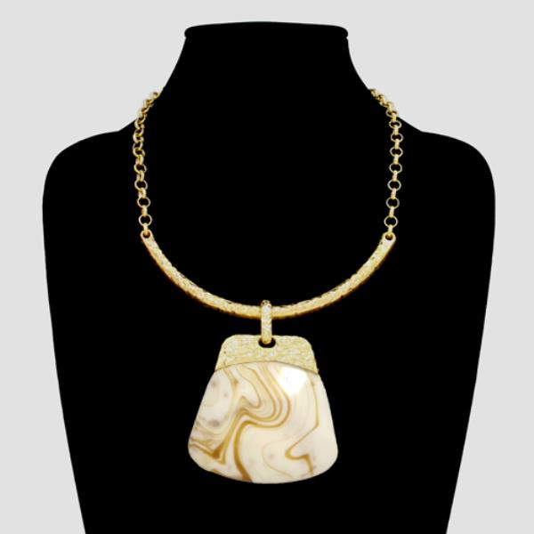 RESIN STONE HAMMERED PENDANT STATEMENT NECKLACE