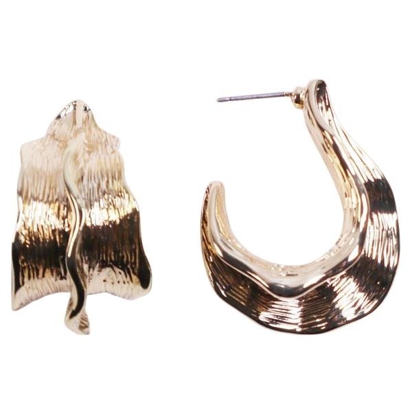 METAL HAMMERED HOOP EARRING