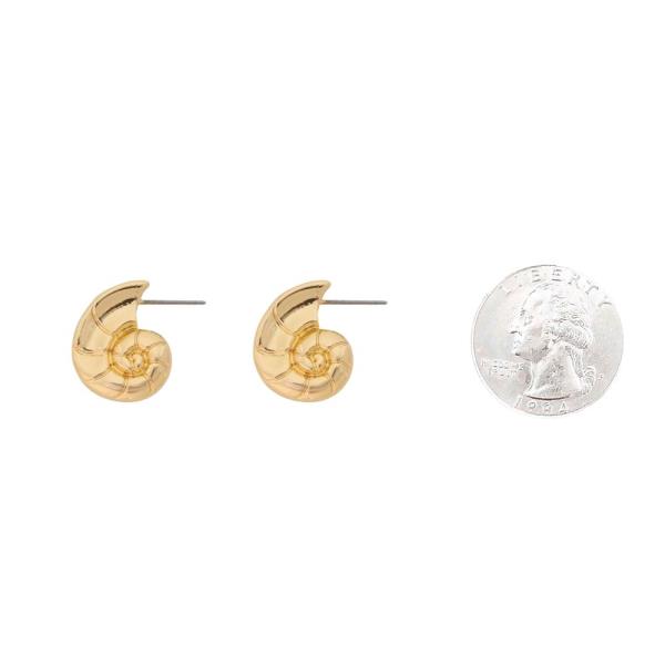 SEA LIFE SHELL STUD EARRING