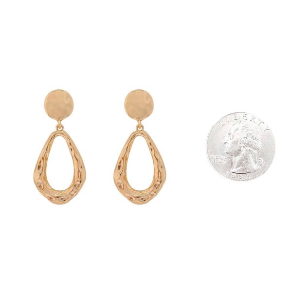 METAL ORGANIC OVAL DROP EARRING