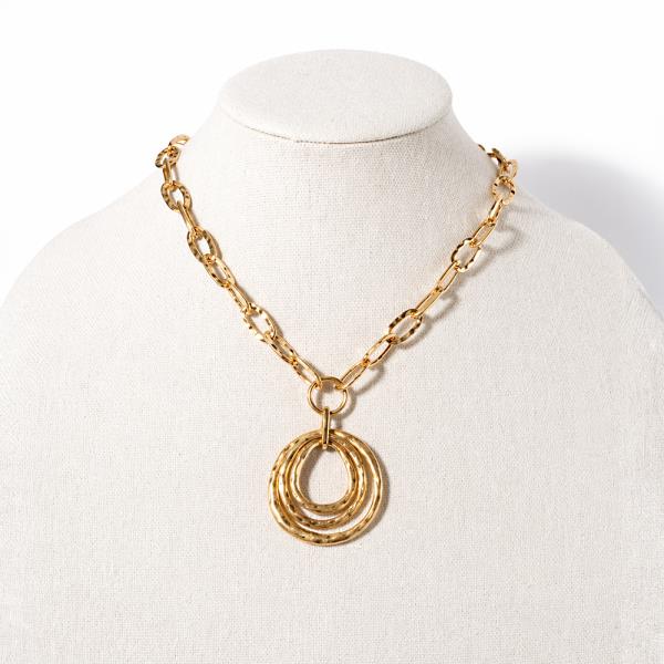 MULTI HAMMERED CIRCLE NECKLACE