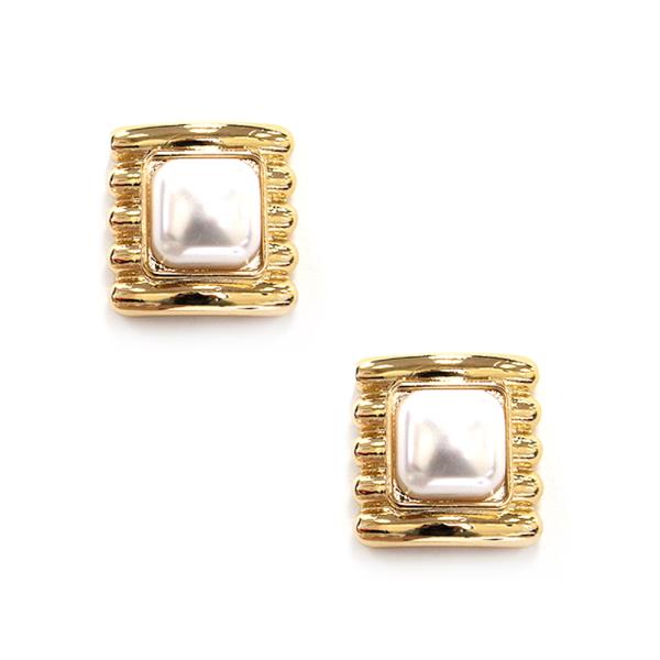 METAL SQUARE PEARL STUD EARRING