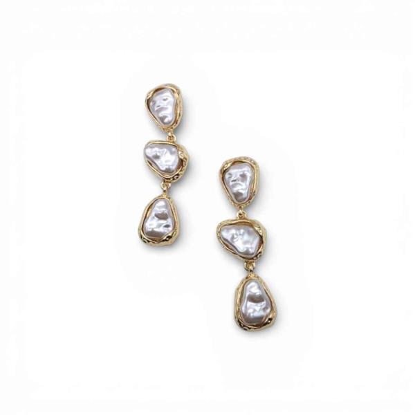 GOLD TEXTURED FRAME TRIPLE PEARL DROP EARRING