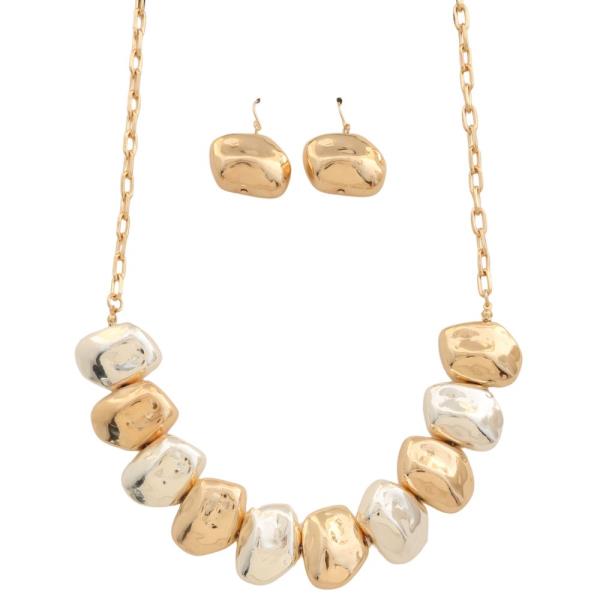 MIXED METALLIC STONE NECKLACE