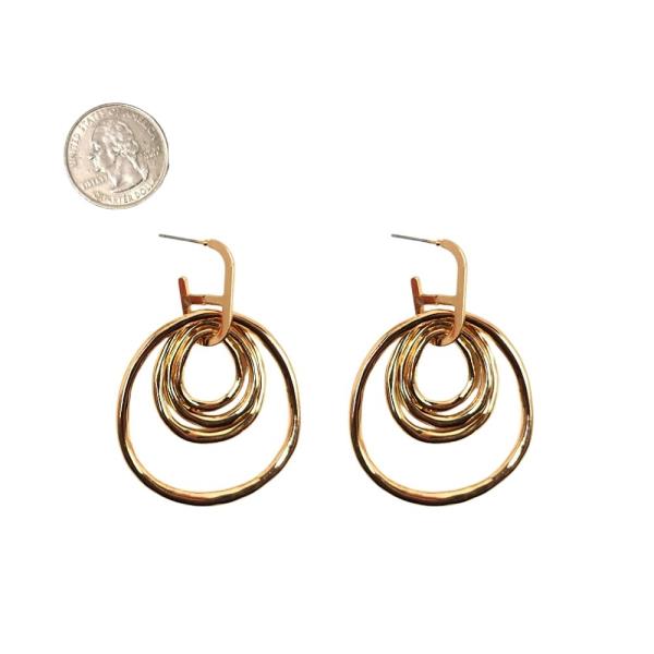 ROUND LAYARD DANGLE EARRING