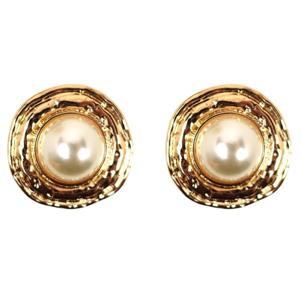 HAMMERED POST W/ PEARL EARRING