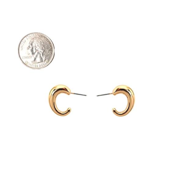 METAL POST EARRING