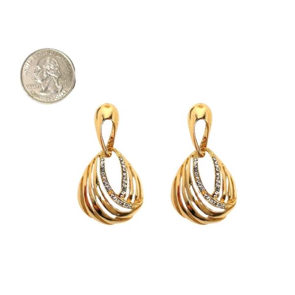 METAL W STONE DANGLE EARRING