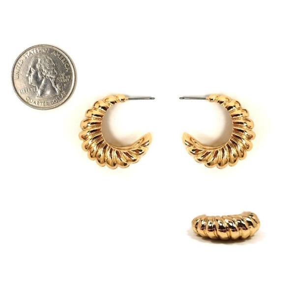 CHUNKY HOOP EARRING