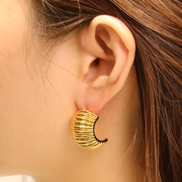 14K GOLD / WHITE GOLD DIPPED CLASSIC RIBBED POST EARRING