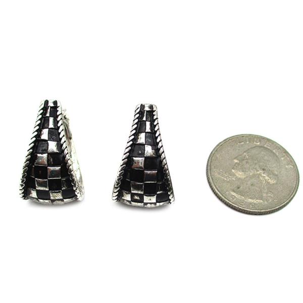 WESTERN CHECKER EARRING