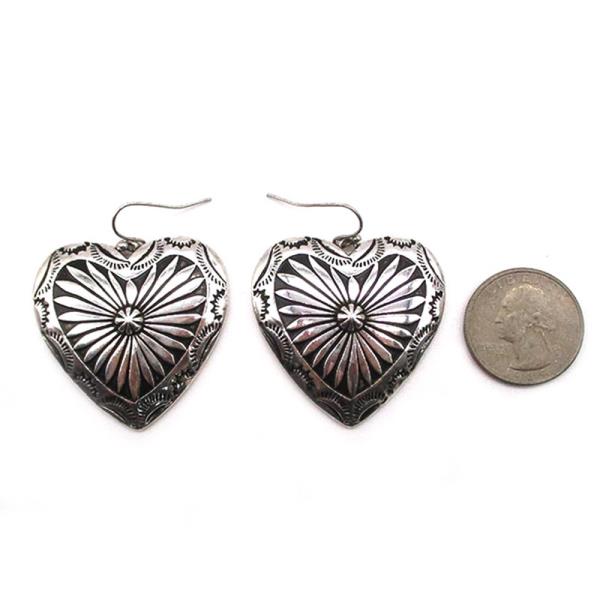 WESTERN ETCHED HEART EARRING