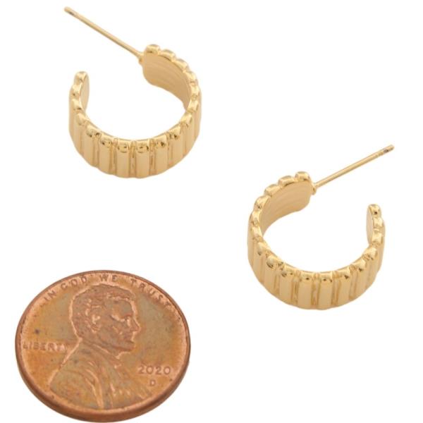 14K GOLD DIPPED WAVY HOOP EARRING