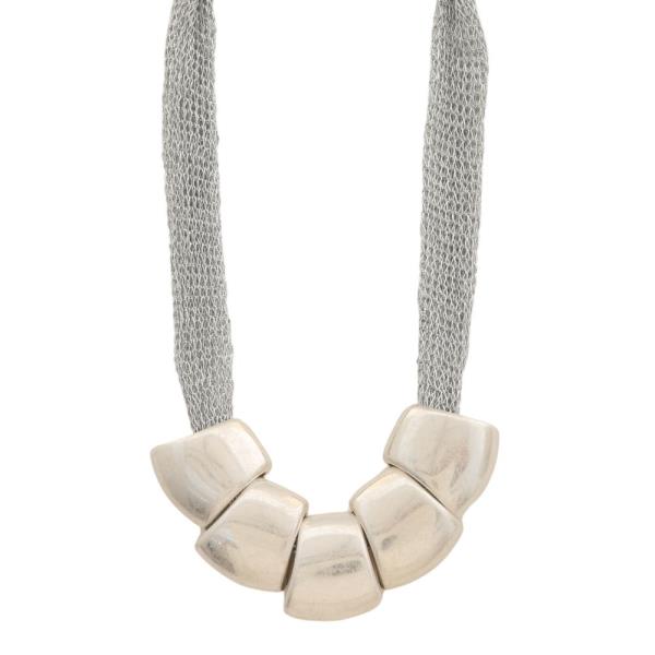 MESH METAL MULTI RING STATEMENT NECKLACE