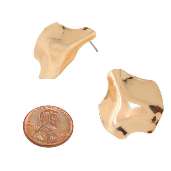 SDJ METAL TEXTURED POST EARRING
