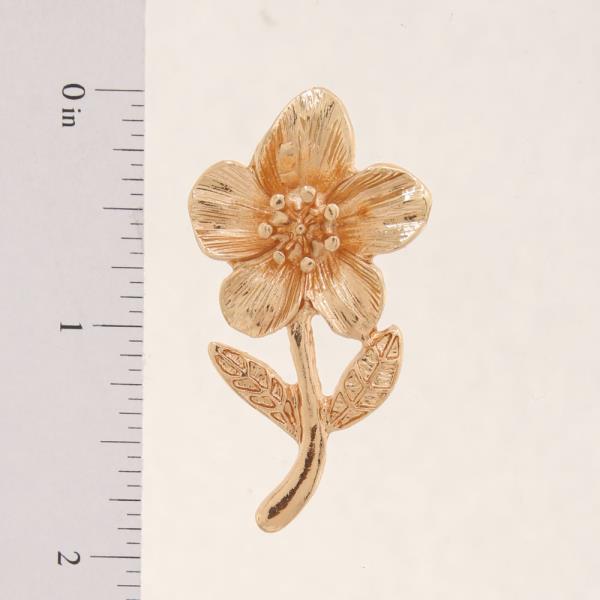METAL FLOWER STUD EARRING