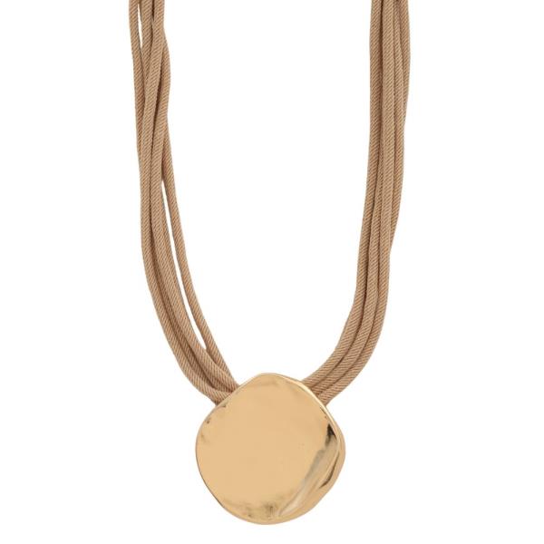 HAMMERED ROUND PENDANT ROPE NECKLACE
