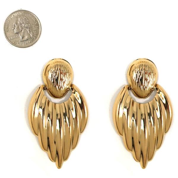 METAL CHUNKY EARRING