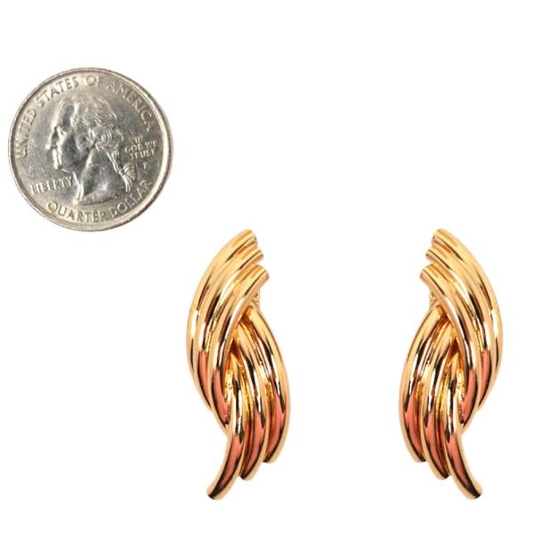 METAL POST EARRING