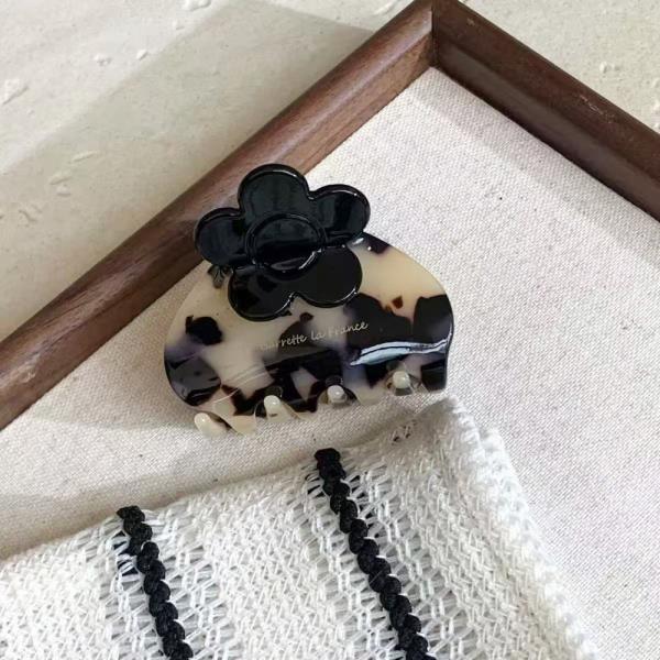 FLOWER TORTOISE HAIR CLAW CLIP
