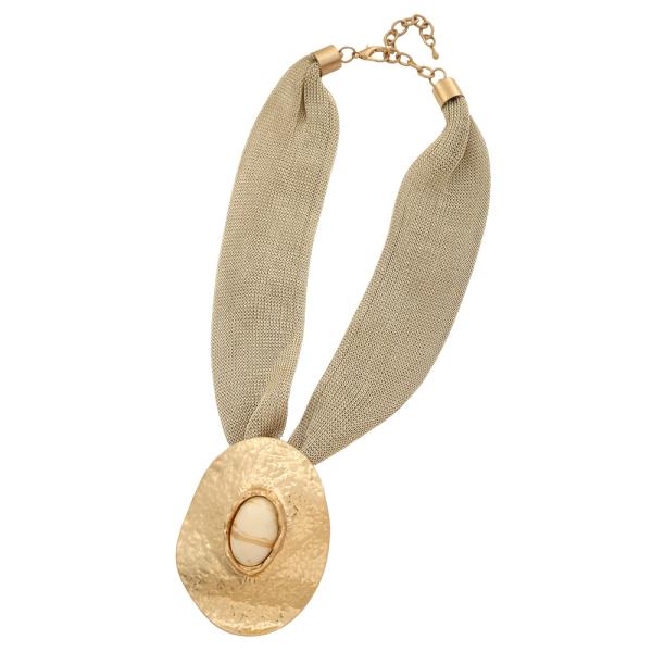 OVAL HAMMERED CENTER DESIGN MESH NECKLACE