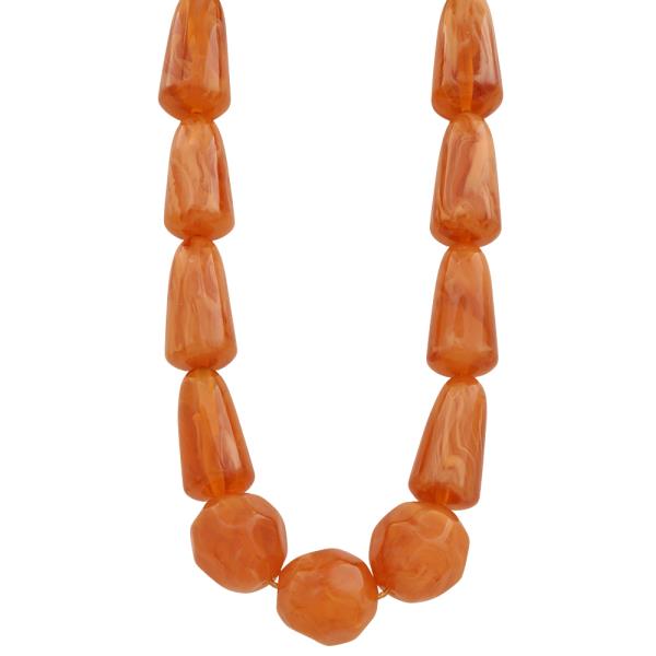 GEOMETRIC RESIN DESIGN STATEMENT NECKLACE