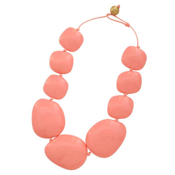 LARGE SHAPE RESIN PEBBLE STATEMENT NECKLACE
