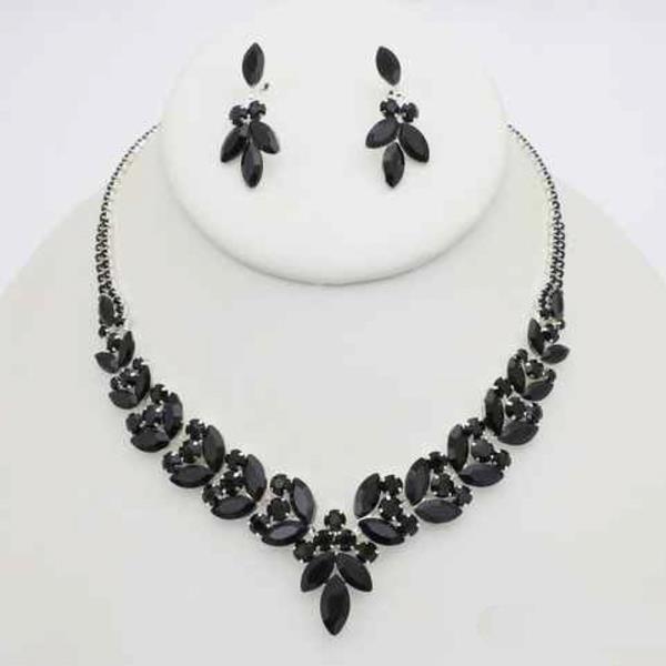 CRYSTAL STONE FLORAL NECKLACE EARRING SET